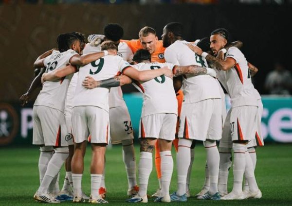 Chelsea có 10 đội đủ điều kiện
